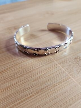 Vintage Avon Antiqued Silver Plated Floral Scroll Cuff Bracelet *B2